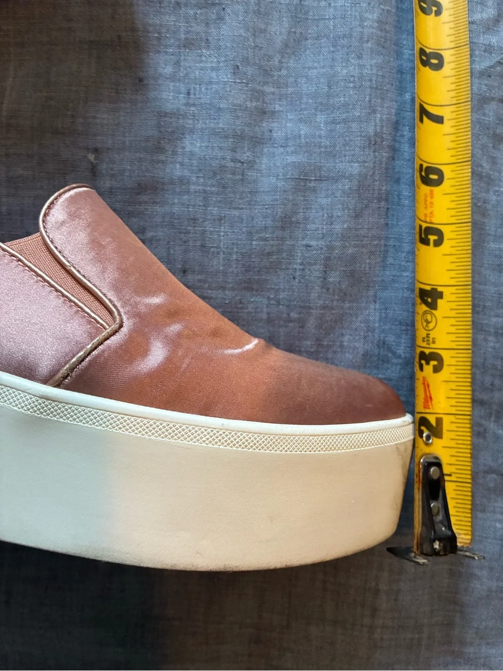 Colo Vivian Velvet Slip-On Sneakers in Rose Pink size:9